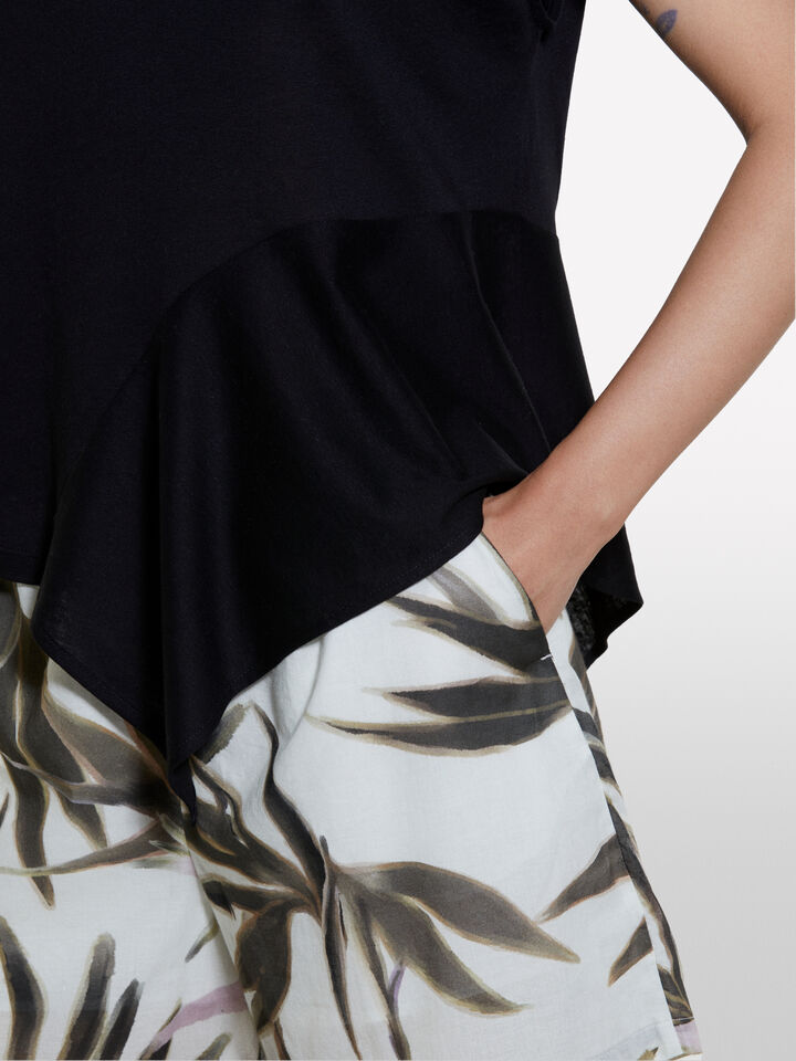 T-shirt with asymmetric flounce - women's short sleeve t-shirts - Black | Sisley image number 5